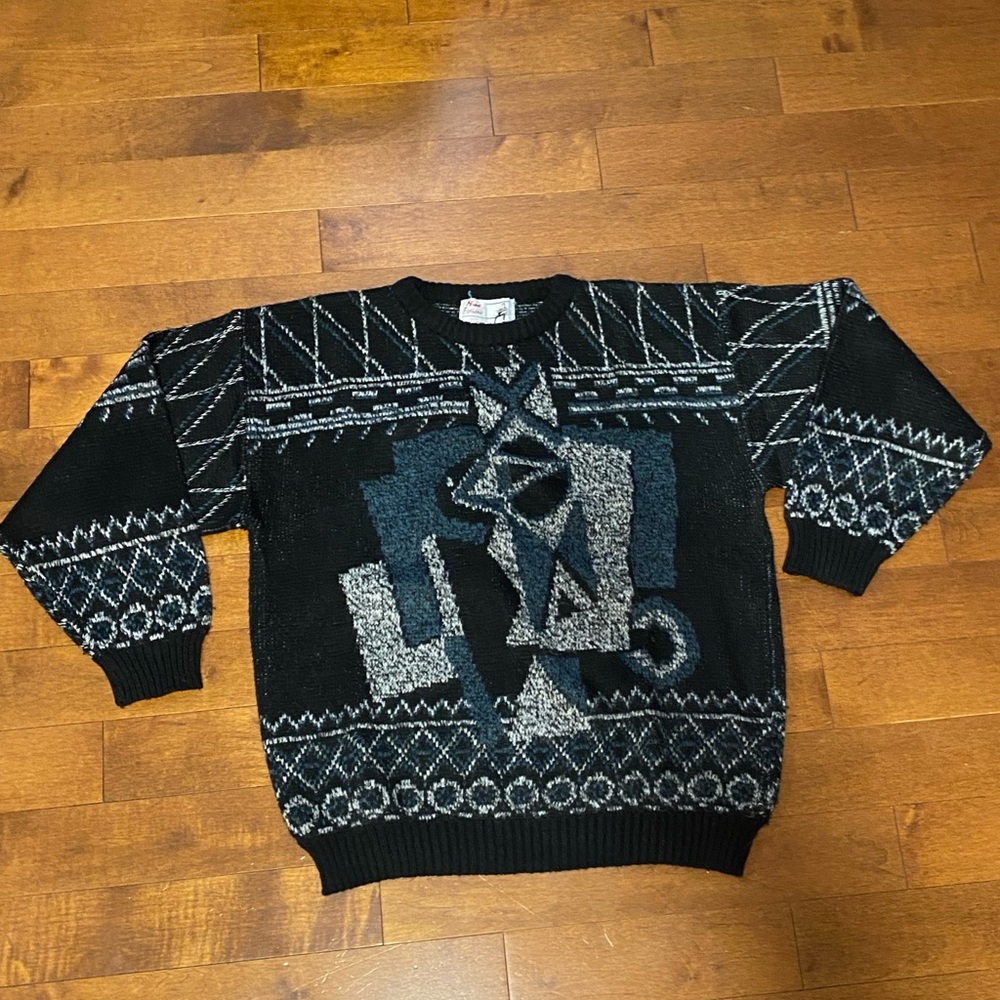 80s geometrical sweater
